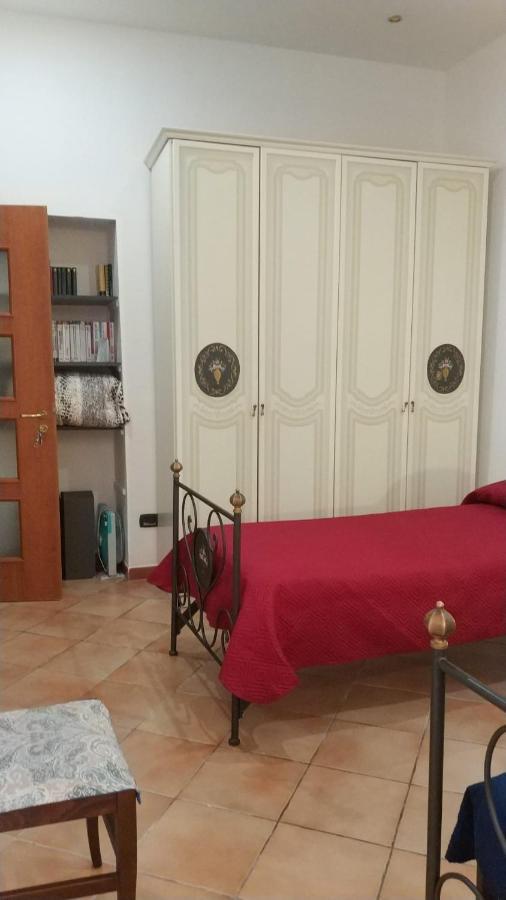 Camere Simili A Ostello Solo Per Uomini - Hostel-Like Rooms Only For Man Taranto Ngoại thất bức ảnh